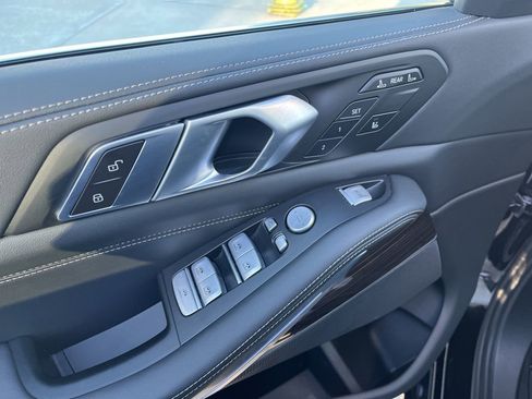 Certified 2024 BMW X7 xDrive40i image 19