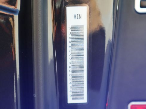 Used 2019 Bentley Bentayga image 23