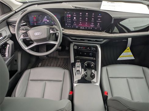 New 2025 Audi Q5 Premium image 32