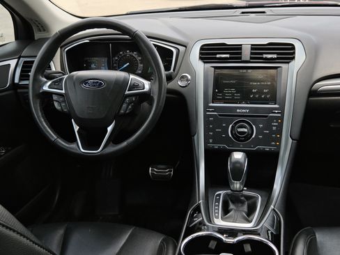 Used 2014 Ford Fusion Titanium FWD image 19