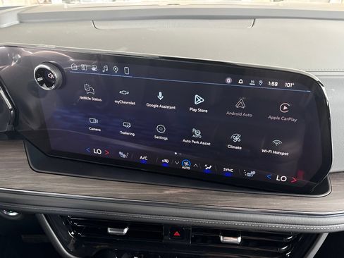 New 2026 Chevrolet Suburban LT w/ Comfort Package AWD/4WD image 28