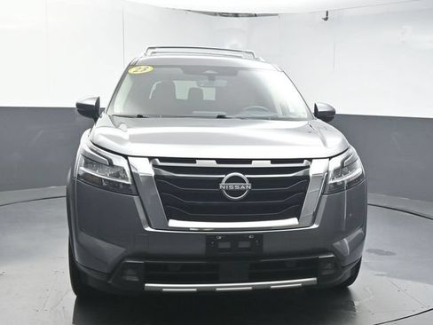 Used 2023 Nissan Pathfinder Platinum AWD/4WD image 3