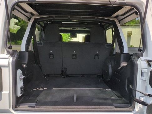 Used 2023 Jeep Wrangler Unlimited Sahara w/ Safety Group AWD/4WD image 6