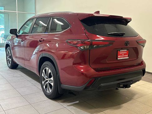Certified 2025 Toyota Highlander XLE AWD/4WD image 4