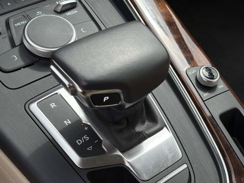 Used 2019 Audi A4 2.0T Premium FWD image 11