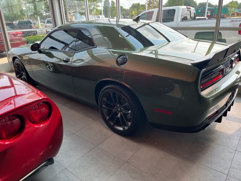 Used 2021 Dodge Challenger R/T Scat Pack RWD image 10