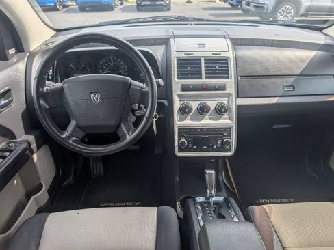 Used 2009 Dodge Journey SXT w/ Convenience Group I AWD/4WD image 9