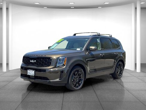 Used 2022 Kia Telluride EX w/ EX Premium Package AWD/4WD image 2