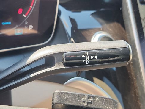 Used 2023 Mercedes-Benz GLC 300 4MATIC image 16