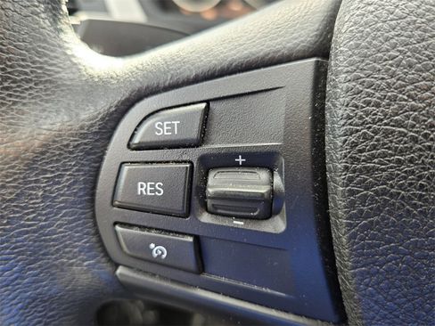 Used 2017 BMW 320i Sedan image 25