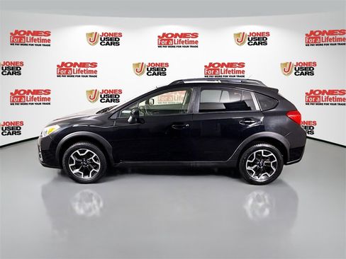 Used 2017 Subaru Crosstrek 2.0i Premium image 12