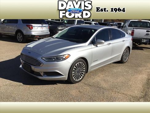 Used 2018 Ford Fusion SE w/ Equipment Group 602A image 4
