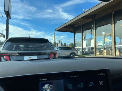 Used 2025 Hyundai Tucson SEL image 17