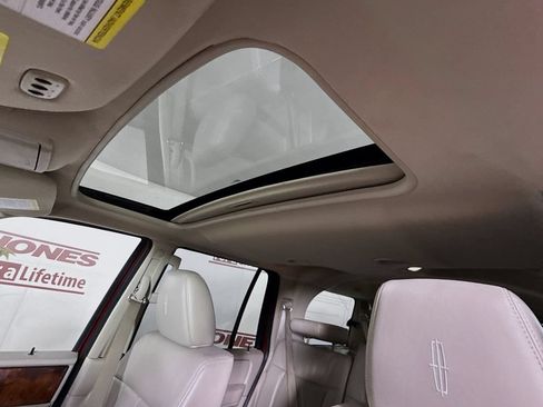 Used 2013 Lincoln Navigator 2WD w/ HD Trailer Tow Pkg image 11