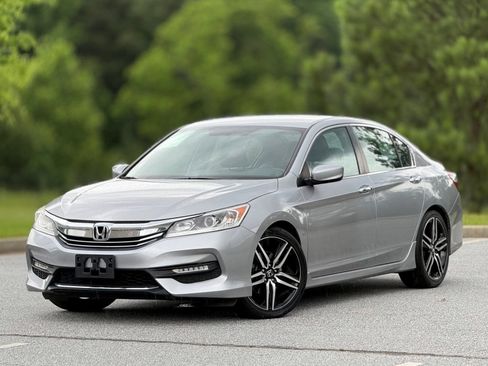 Used 2016 Honda Accord Sport image 8