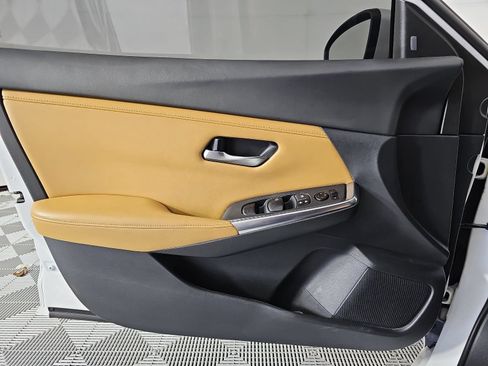 Certified 2020 Nissan Sentra SV w/ SV Premium Package FWD image 22