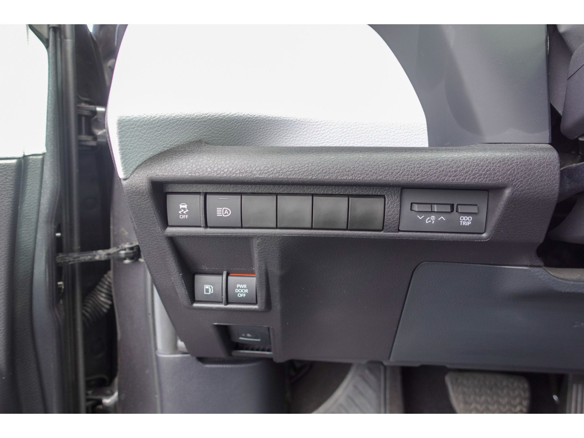 Certified 2025 Toyota Sienna XLE FWD image 12