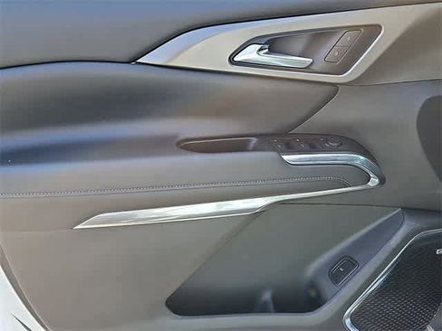 New 2025 Chevrolet Traverse LT w/ Enhanced Driving Package image 9