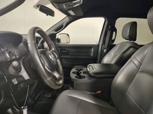 Used 2022 RAM 2500 Tradesman w/ Chrome Appearance Group AWD/4WD image 13