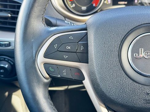 Used 2015 Jeep Cherokee Latitude w/ Cold Weather Group image 25