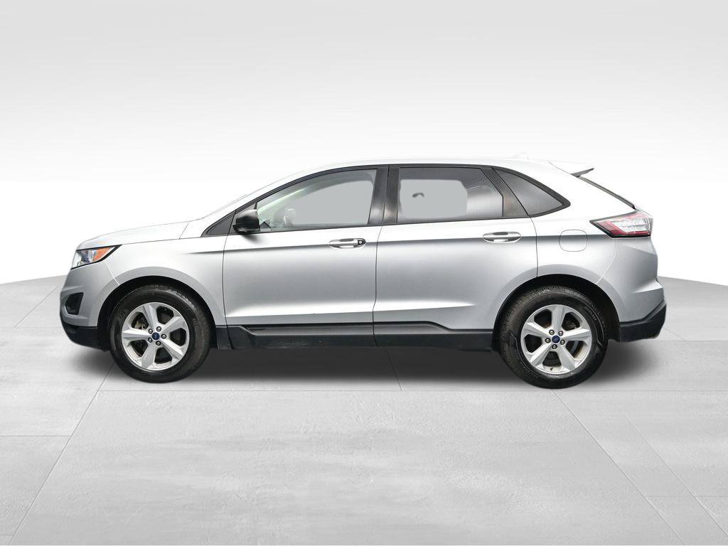 Used 2016 Ford Edge SE FWD image 2