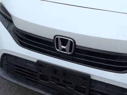 Used 2023 Honda Civic Touring image 12