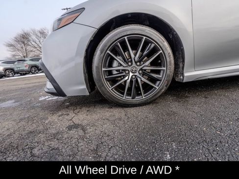 Used 2023 Toyota Camry SE w/ Cold Weather Package image 9