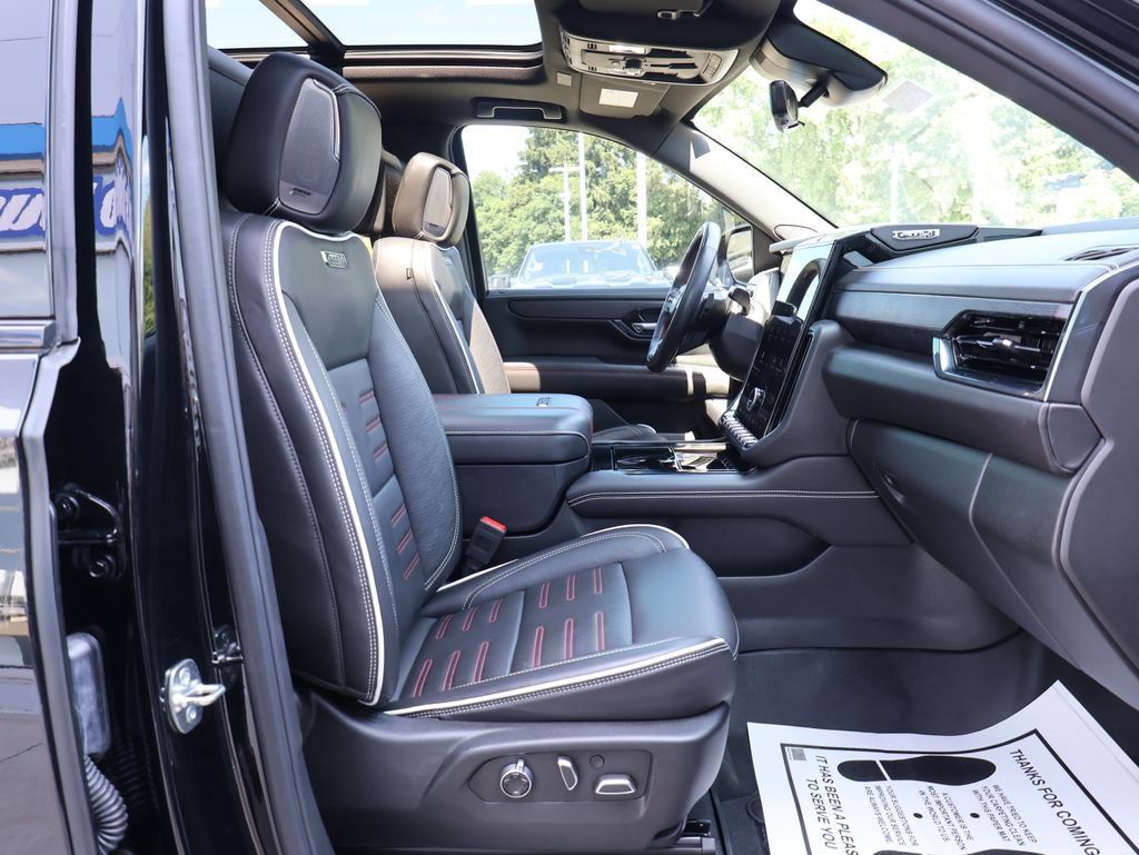 Certified 2025 GMC Yukon AT4 Ultimate AWD/4WD image 48