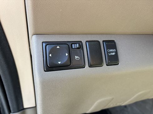 Used 2008 Nissan Frontier SE w/ SE Value Truck Pkg AWD/4WD image 10