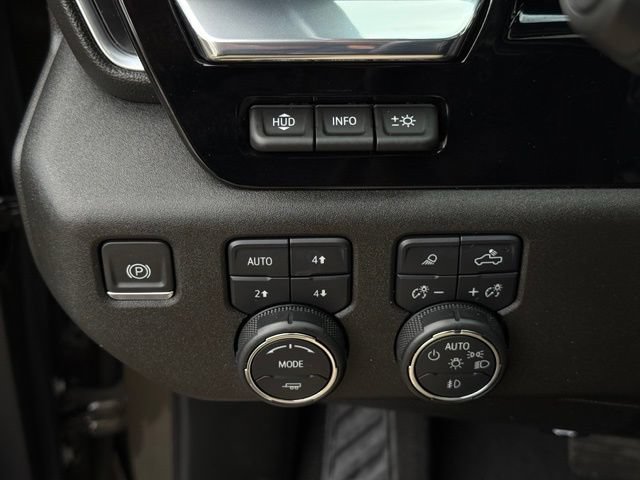 Used 2023 Chevrolet Silverado 1500 High Country w/ High Country Premium Package AWD/4WD image 23