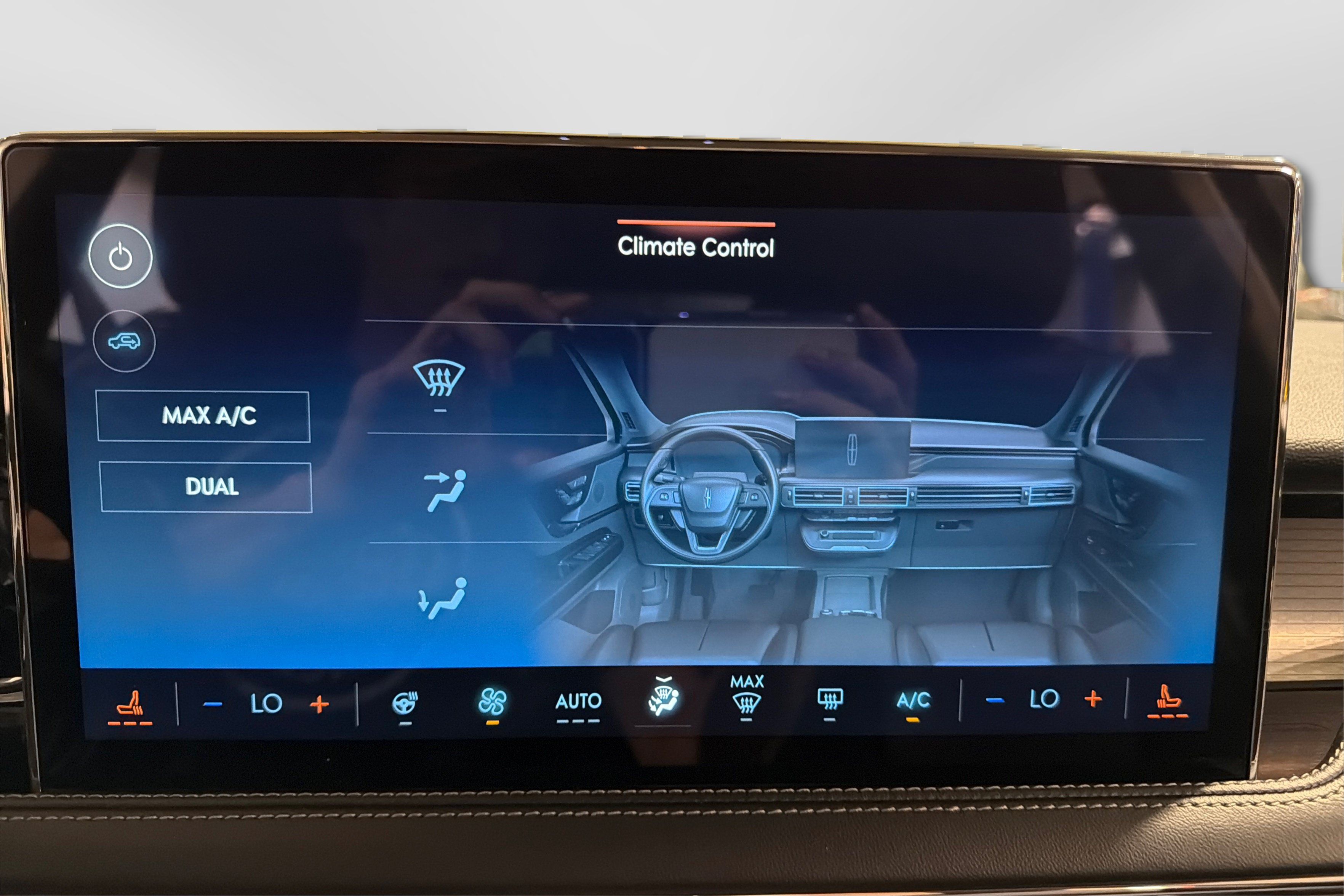 Used 2023 Lincoln Corsair AWD w/ Equipment Group 101A image 31