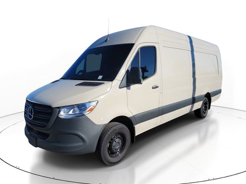 Used 2025 Mercedes-Benz Sprinter 3500 image 2