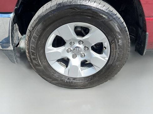 Used 2019 RAM 1500 Big Horn AWD/4WD image 30