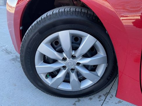 Used 2015 Toyota Corolla LE image 40