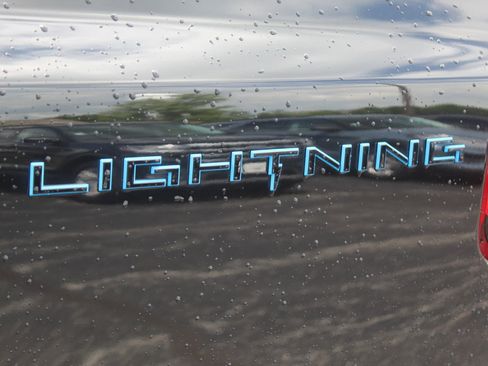 Used 2023 Ford F150 Lightning Platinum AWD/4WD image 5