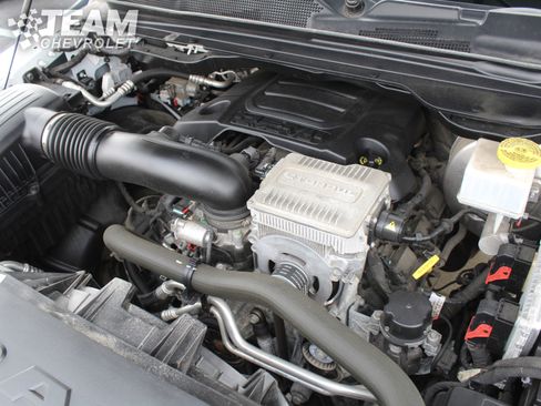 Used 2022 RAM 1500 Laramie AWD/4WD image 32