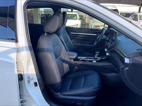 Certified 2023 Nissan Altima 2.0 SR image 9