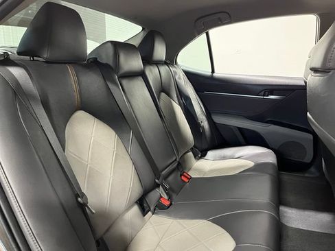 Used 2018 Toyota Camry XLE w/ Audio Package FWD image 13