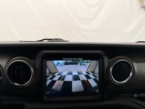 Used 2018 Jeep Wrangler Rubicon w/ Uconnect 4C Nav & Sound Group AWD/4WD image 32