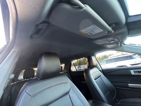 Used 2022 Ford Explorer Limited AWD/4WD image 27