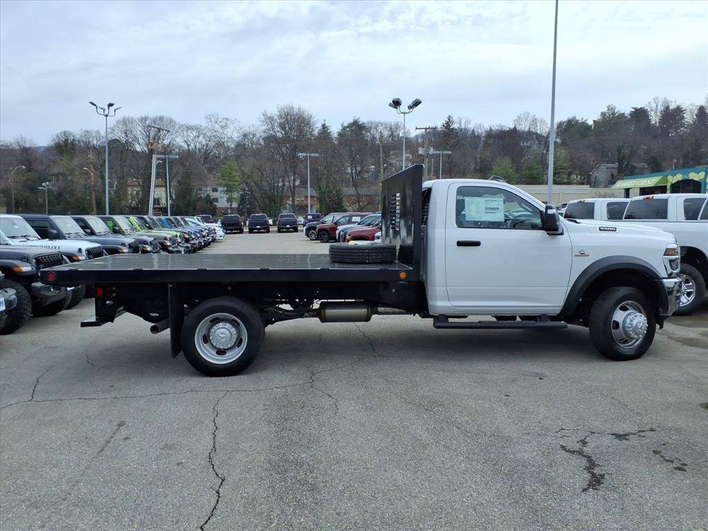 New 2026 RAM 5500 Tradesman w/ Chrome Appearance Group AWD/4WD image 3