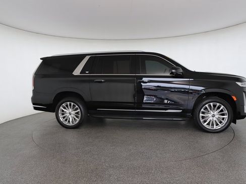 Used 2022 Cadillac Escalade ESV Premium Luxury image 23