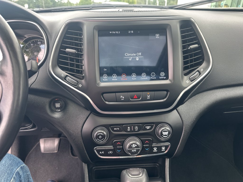 Used 2021 Jeep Cherokee Latitude Lux w/ Sun & Sound Group AWD/4WD image 17
