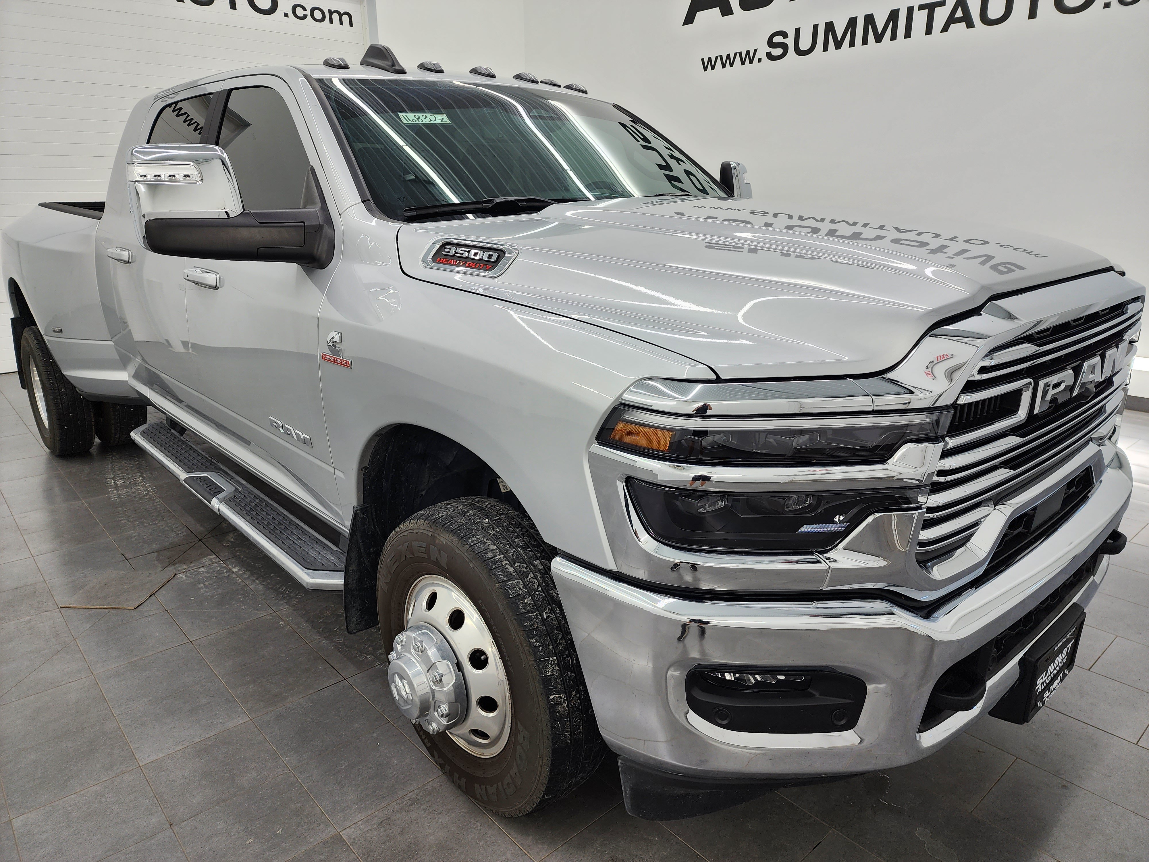 Used 2026 RAM 3500 Laramie AWD/4WD image 2