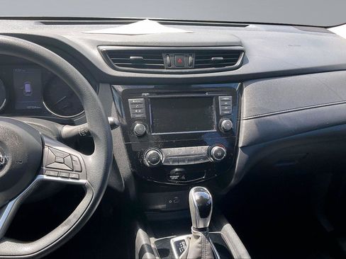 Used 2020 Nissan Rogue S FWD image 6