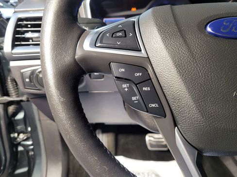 Used 2016 Ford Fusion Titanium image 24