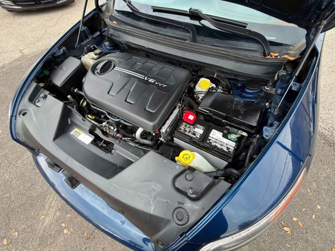 Used 2018 Jeep Cherokee Latitude Plus w/ Comfort/Convenience Group image 4