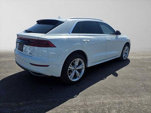 Used 2023 Audi Q8 Premium w/ Convenience Package AWD/4WD image 3