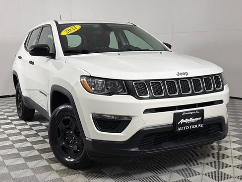 Used 2021 Jeep Compass Sport image 2