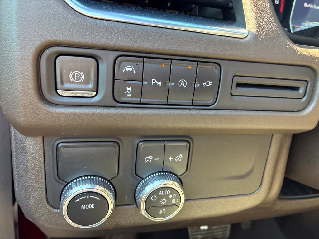Used 2021 GMC Yukon SLT w/ SLT Premium Package RWD image 10